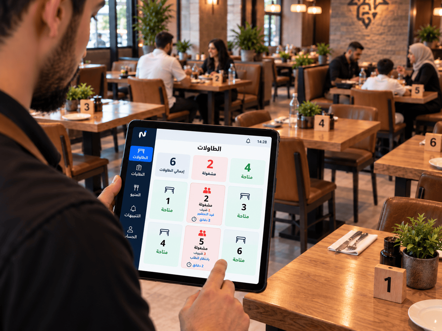 إدارة الطاولات والطلبات النشطة وفريق الصالة في نظام Notify Restaurant